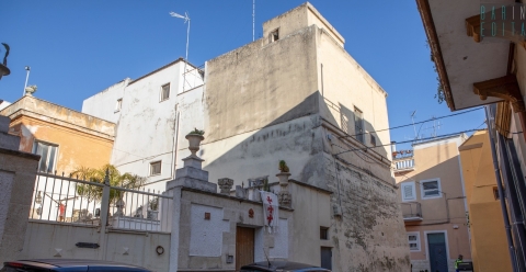 Torrioni, cortili e ipogei: a Carbonara di Bari c'� un castello normanno dell'XI secolo